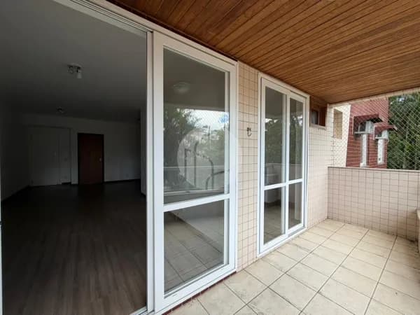 Apartamento 139m² na Otto Boehm em Joinville/SC | 4 Dormitórios sendo 1 Suíte, 2 Vagas | R$ 927.000,00