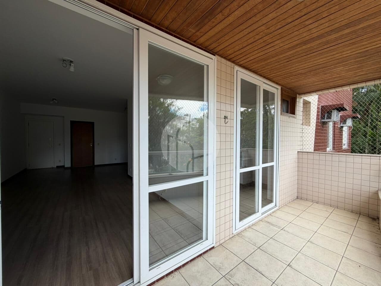 Apartamento 139m² na Otto Boehm em Joinville/SC | 4 Dormitórios sendo 1 Suíte, 2 Vagas | R$ 927.000,00