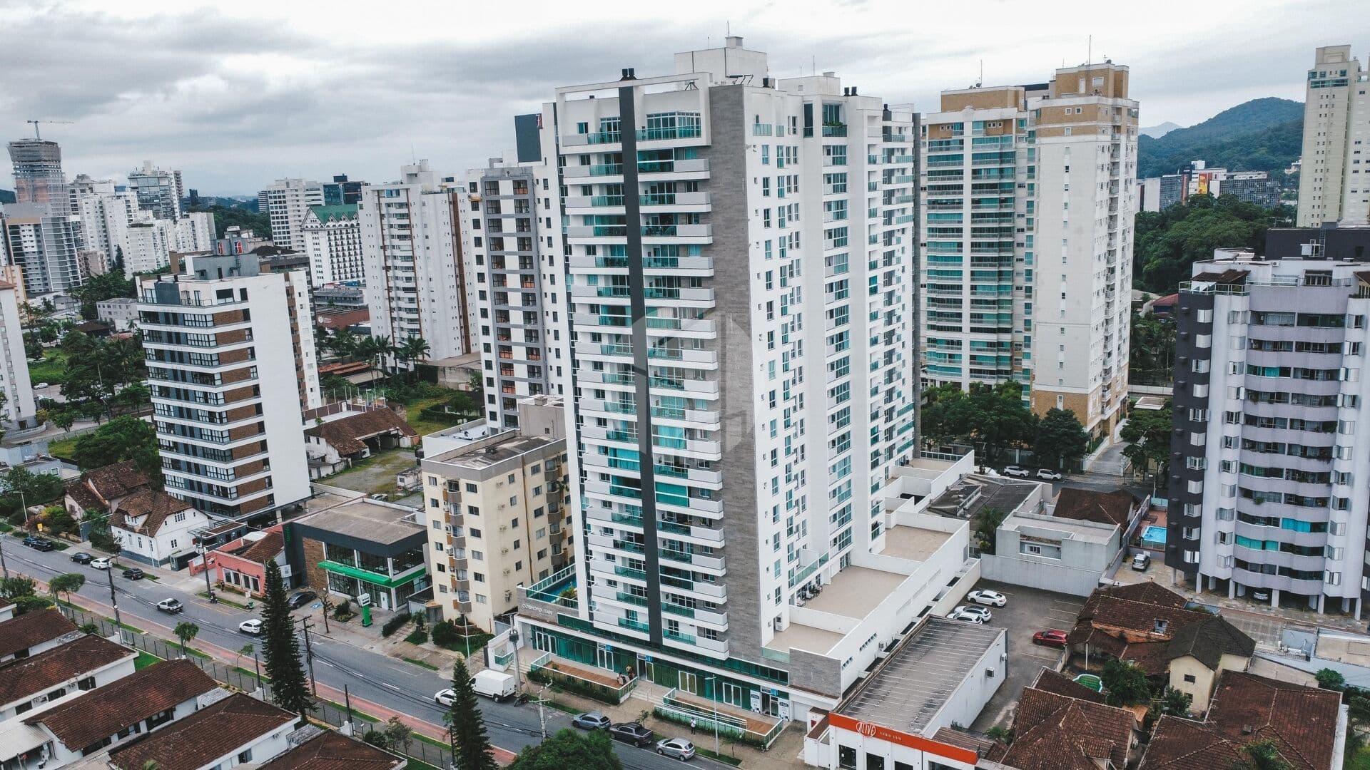 Giardino Alto Padrão no Cosmopolitan | 3 Suítes e Terraço Privativo no Centro de Joinville