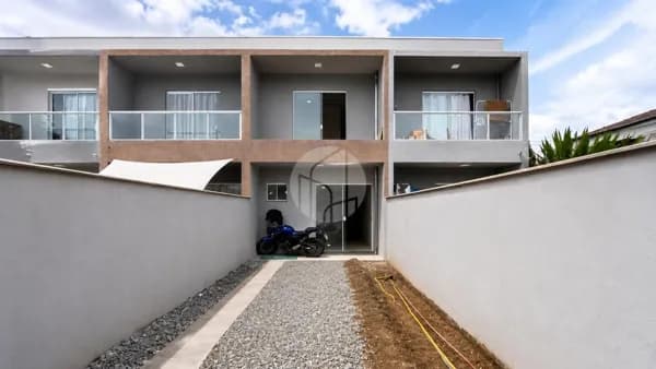 Casa com 2 Suítes no Centro de Balneário Piçarras