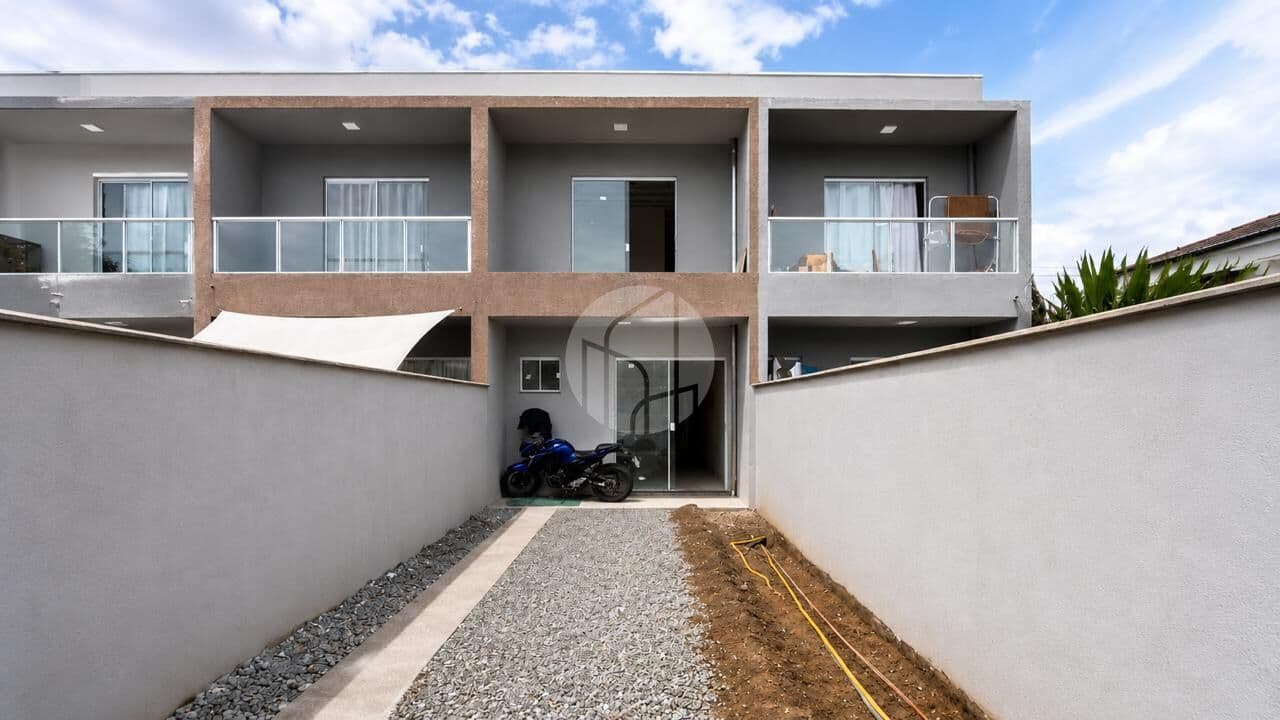 Casa com 2 Suítes no Centro de Balneário Piçarras