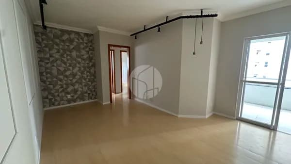 Apartamento Semimobiliado com Suíte + 2 dormitórios I Anita Garibaldi - Joinville