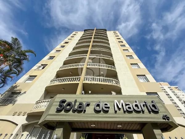 Apartamento amplo no Centro | 3 dormitórios e 1 suíte – Solar de Madrid Joinville