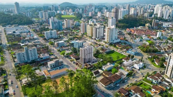 Apartamento Alto Padrão na Anita Garibaldi com Sacada Gourmet e Suíte