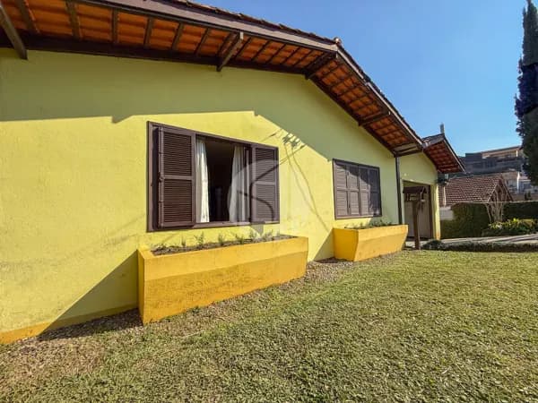 Casa térrea em rua sem saída | 3 dormitórios no Floresta I Joinville-SC