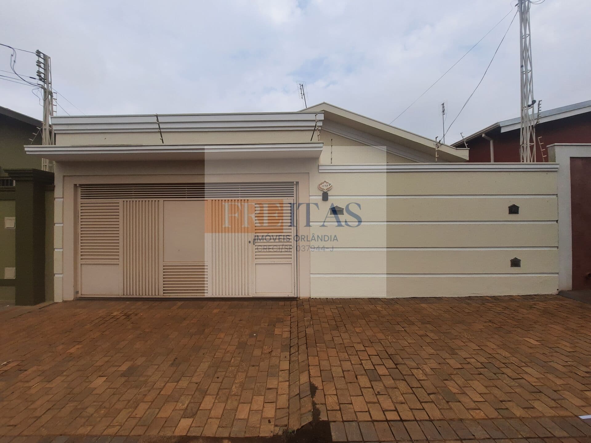 🏡✨ ALUGO ESTE IMÓVEL BEM LOCALIZADO!