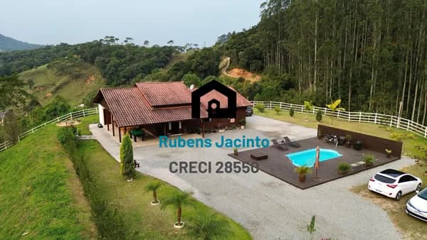Casa em Águas Mornas - Águas Mornas