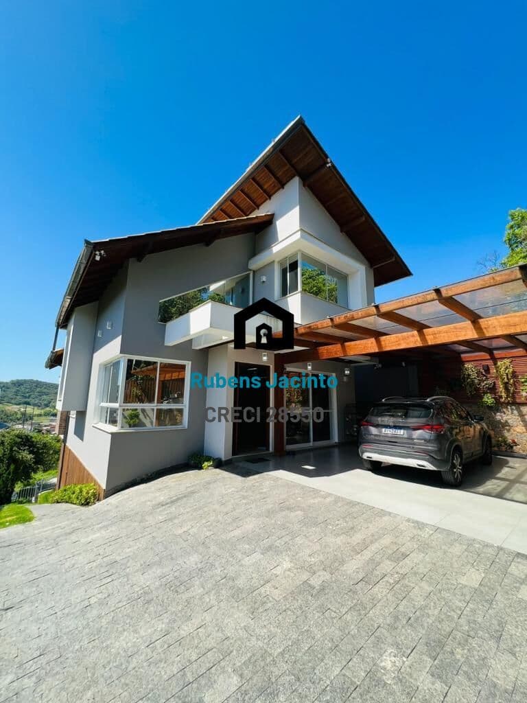 Casa Alto Padrão - PEDRA BRANCA