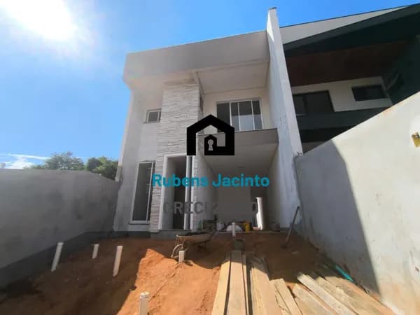 Sobrado em São José - Ipiranga