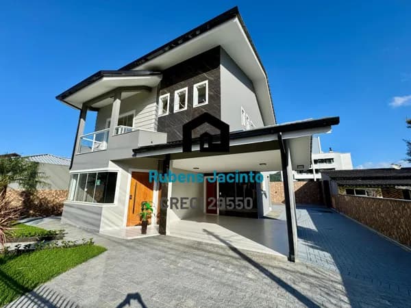 Casa em Palhoça - São Sebastião