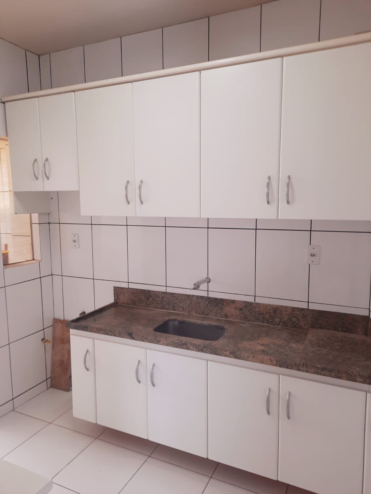 Alugo apartamento Edifício Petrópolis Bairro: Jardim Petrópolis/ Cuiabá