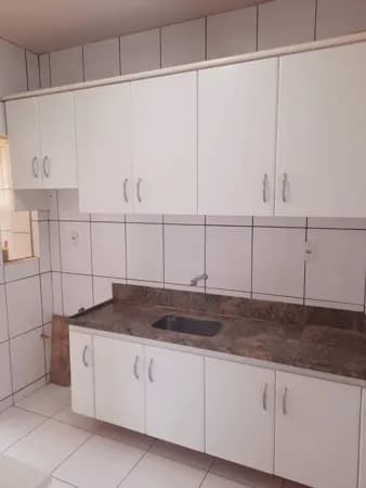 Alugo apartamento Edifício Petrópolis Bairro: Jardim Petrópolis/ Cuiabá