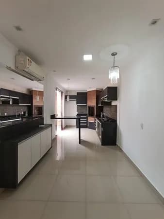 Casa Padrão Cond Rio Manso