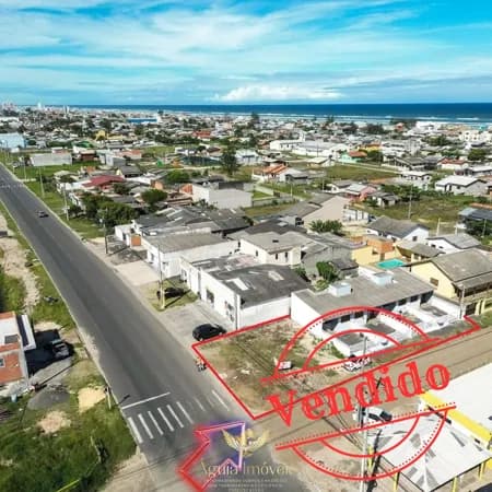 Investimento imobiliário com rendimento financeiro imediato, sendo 4 apartamentos de 1 dormitório cada.