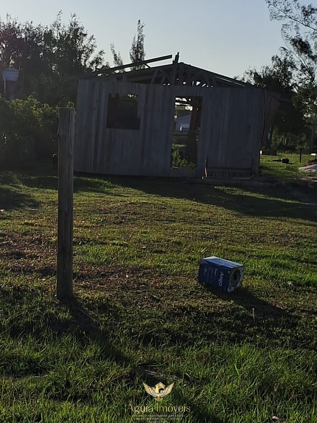 Este terreno à venda, com área total de 312,50m²