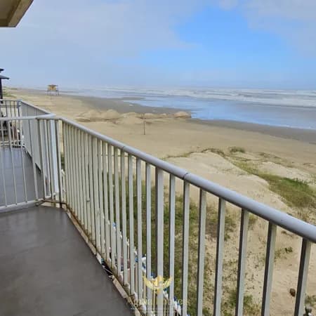 Que tal tomar seu café da manhã de frente ao mar?