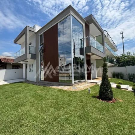 Casa NOVA com 03 Dormitórios (01 Suíte+02 Demi-Suítes), em Gravatá, Navegantes/SC
