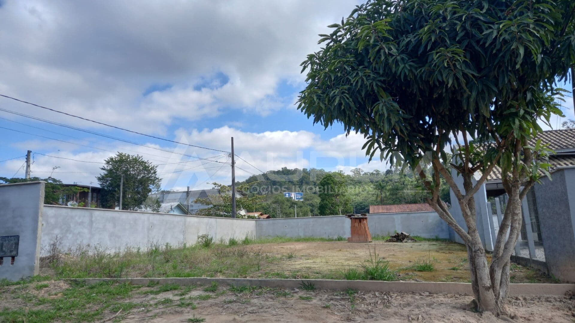 Terreno de Esquina Murado e Terraplanado à Venda na Praia de Itajuba, Barra Velha/SC