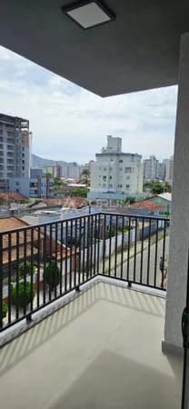 Apartamento NOVO com 02 Dormitórios (01 suíte com closet), em Gravatá, Navegantes/SC