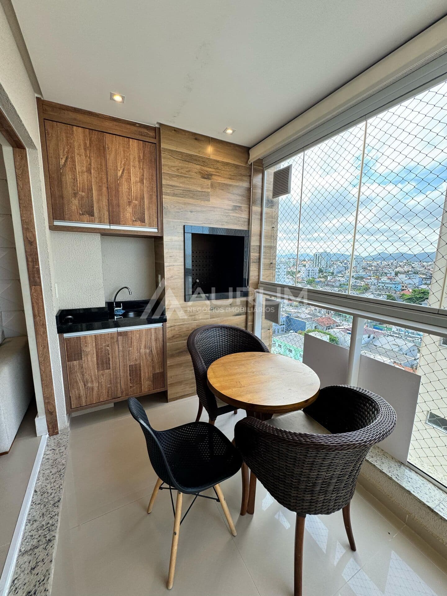 Apartamento com 02 Suítes SEMIMOBILIADO, em São Pedro, Navegantes/SC