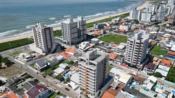 Apartamento 02 Dormitórios (01 Suíte), Centro, Navegantes/SC