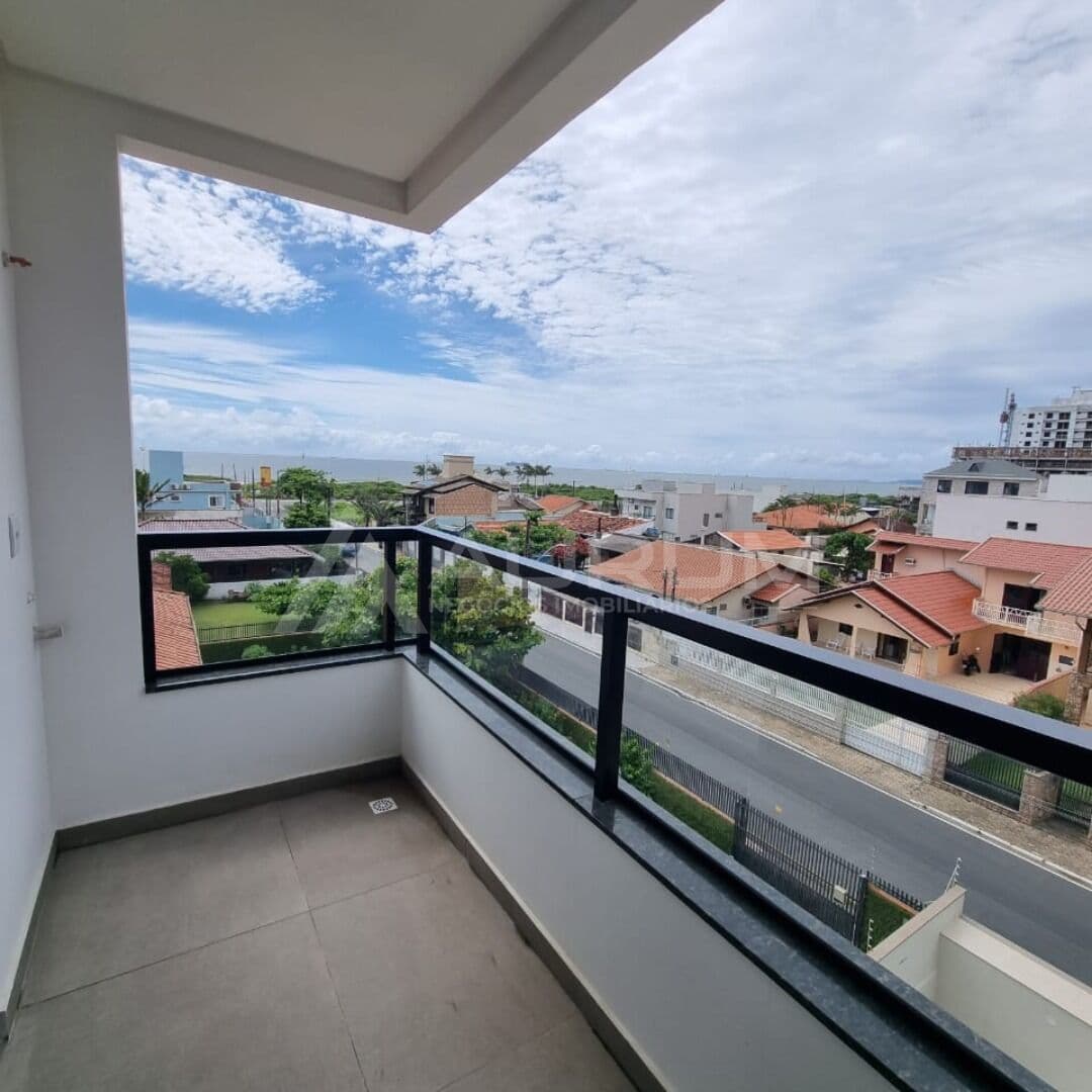 Apartamento 02 Dormitórios (01 suíte), em Centro, Navegantes/SC