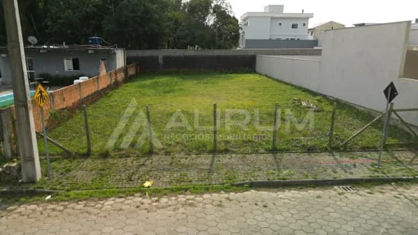 Terreno com 343 m2, Balneário Piçarras/SC