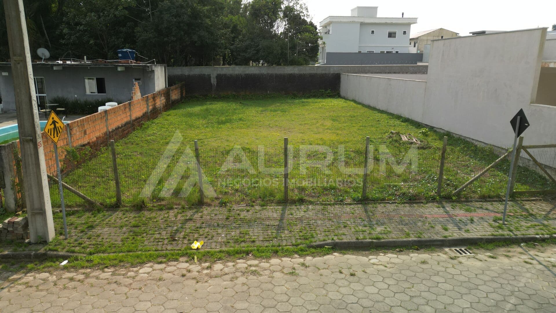 Terreno com 343 m2, Balneário Piçarras/SC