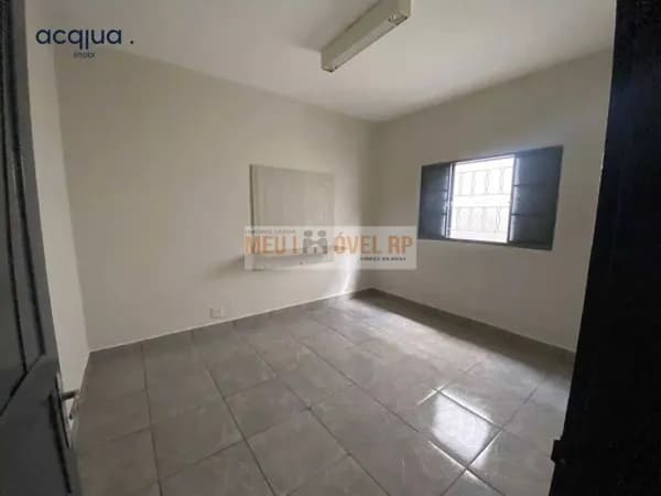 Casa em Ribeirão Preto - Vila Tibério