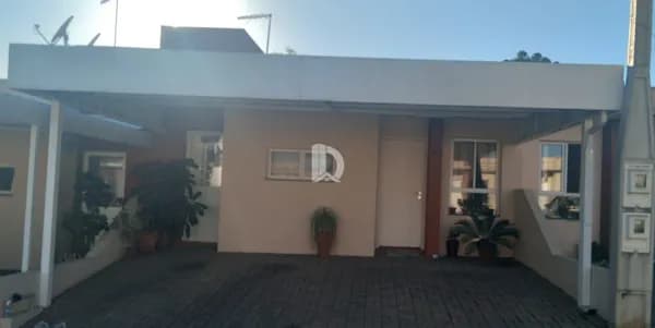 Casa de Condomínio em Votorantim - Vila Pedroso