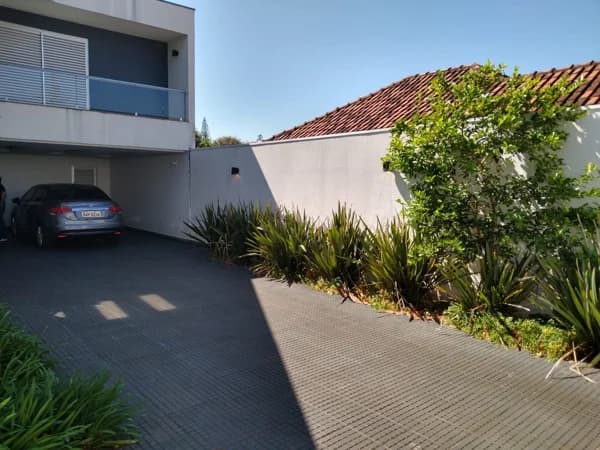 Sobrado Alto Padrão para Venda em Centro Campo Mourão-PR