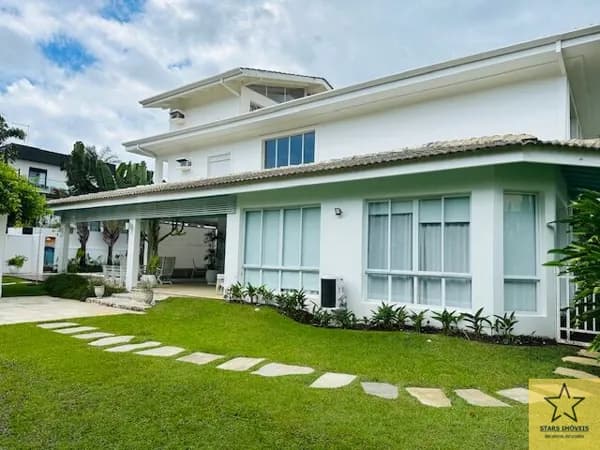 Sobrado Condominio Hanga Roa - Alto Padrão