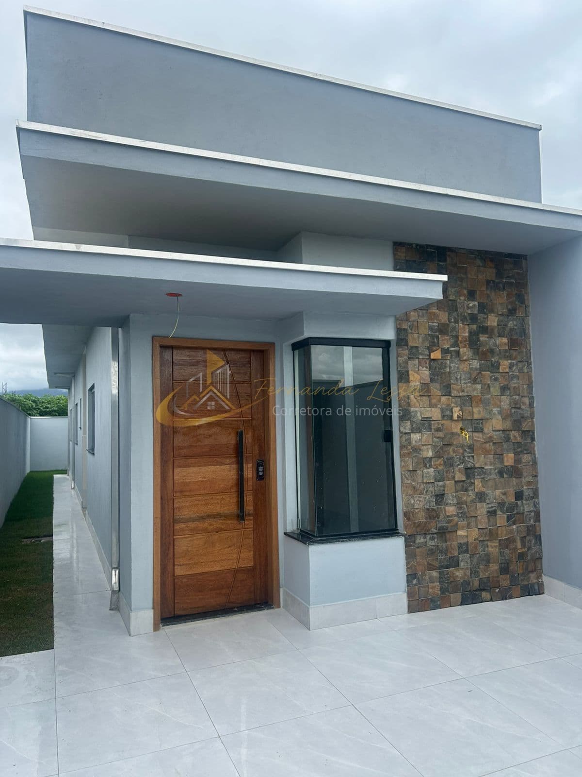 Linda casa em construção no bairro Golfinho - Caraguatatuba-SP