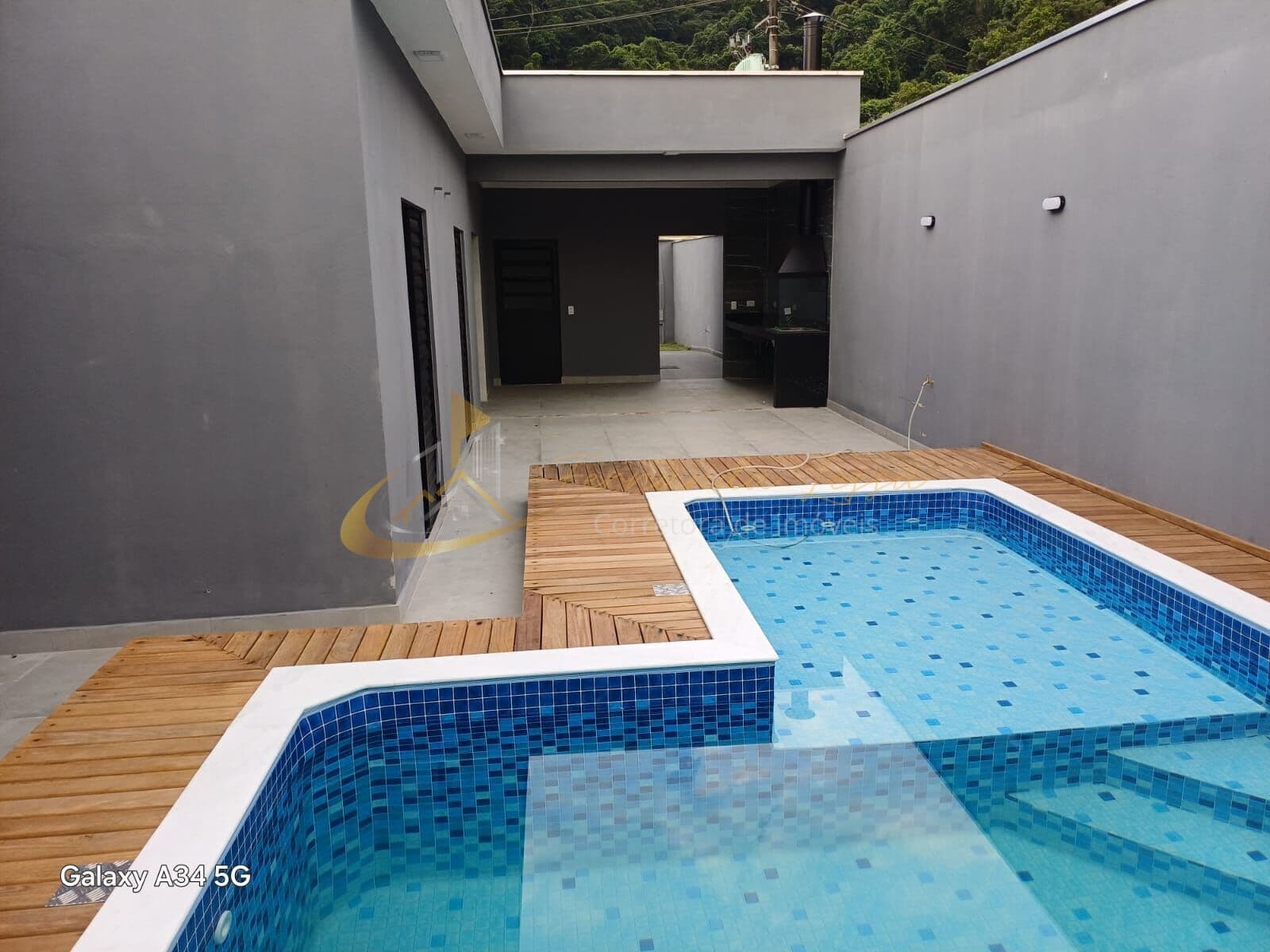 Casa à venda, com 03 dormitórios, Praia do Massaguaçu - Caraguatatuba, SP