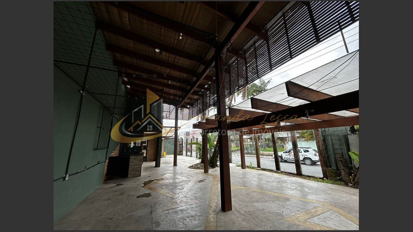 Ponto Comercial e 2 banheiros à Venda, 256 m² Centro de Caraguatatuba-SP