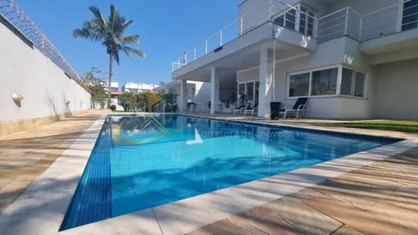 Lindo Sobrado Alto Padrão 100 metros da Praia