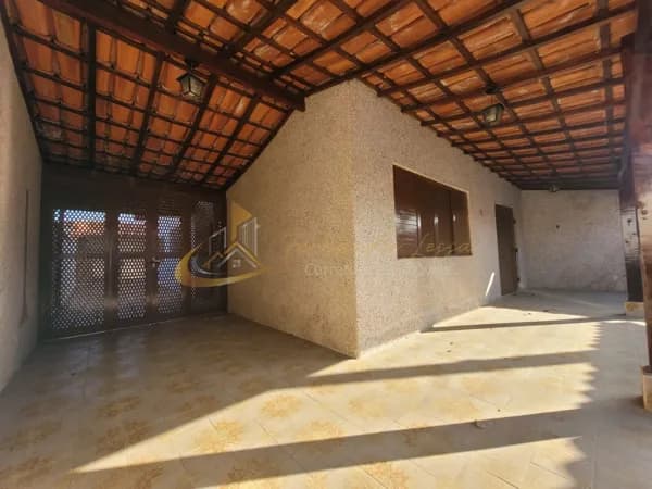Casa com Edícula à venda na Praia das Palmeiras, Caraguatatuba-SP