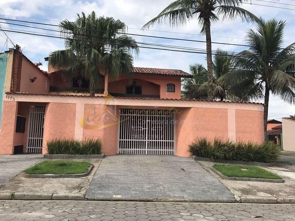 Sobrado à Venda com 4 dormitórios e piscina no Indaiá, Caraguatatuba, SP