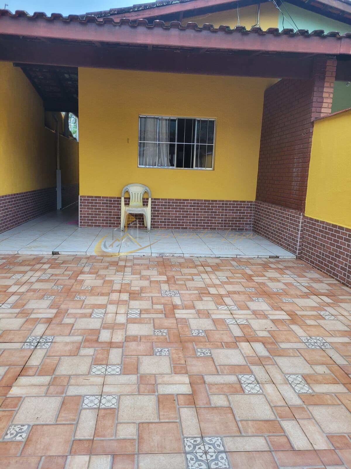 Casa com 2 dormitórios e piscina no Massaguaçu, Caraguatatuba-SP
