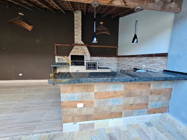 Casa à venda no bairro Martim de Sá em Caraguatatuba, SP - 4 dormitórios, 1 suíte,150 metros da praia