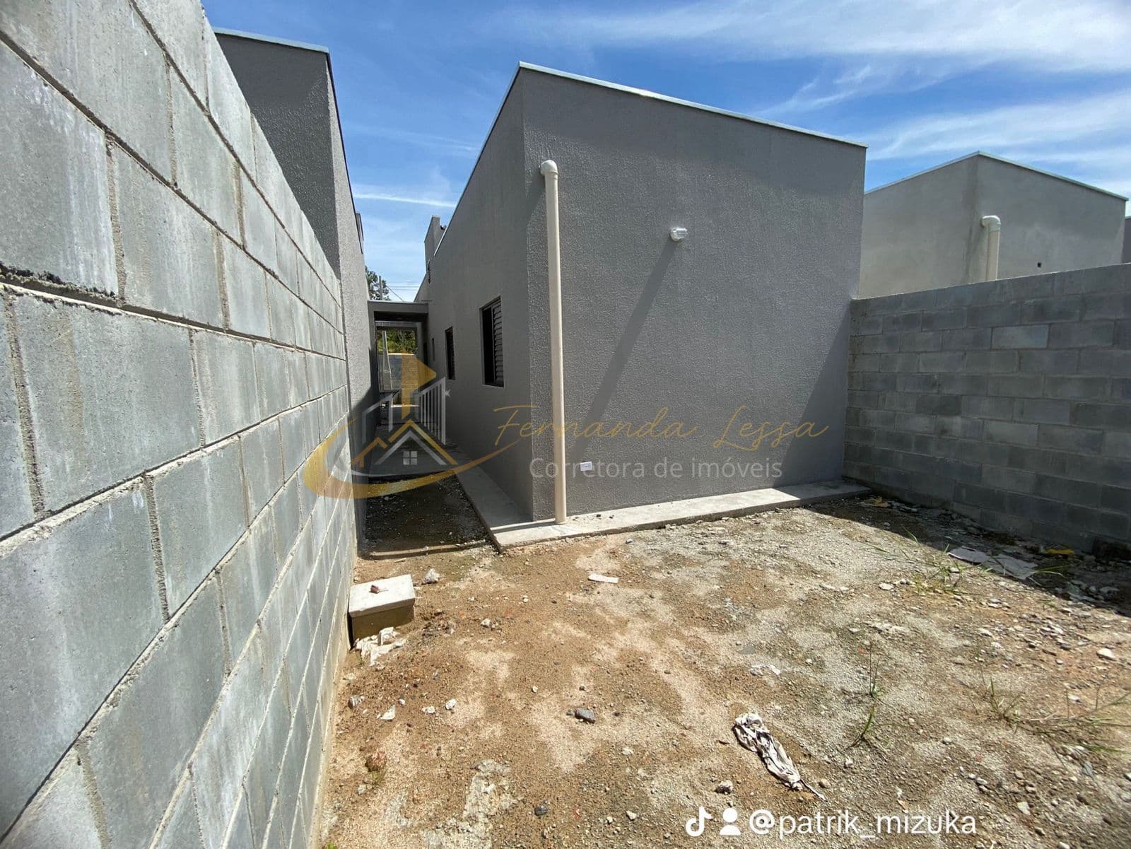 Casa em Caraguatatuba - Balneário dos Golfinhos