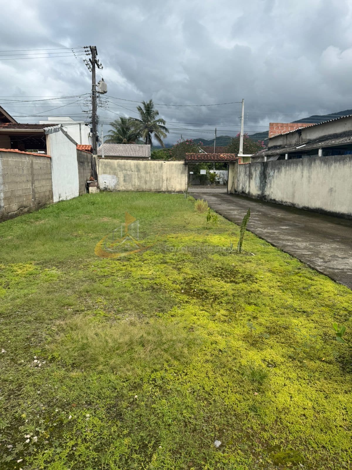 Casa com terreno de 350m² no bairro Gaivotas Caraguatatuba