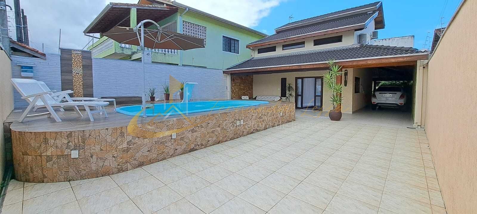 Sobrado alto padrão à venda com 3 quartos, piscina e área gourmet, indaiá! Caraguatatuba-sp