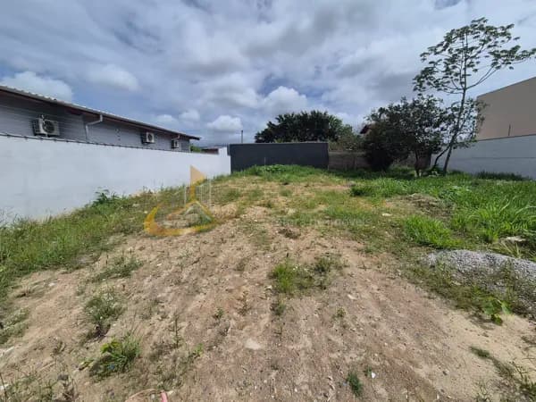 Terreno à venda no Bairro Pontal Santa Marina em Caraguatatuba - 360m²