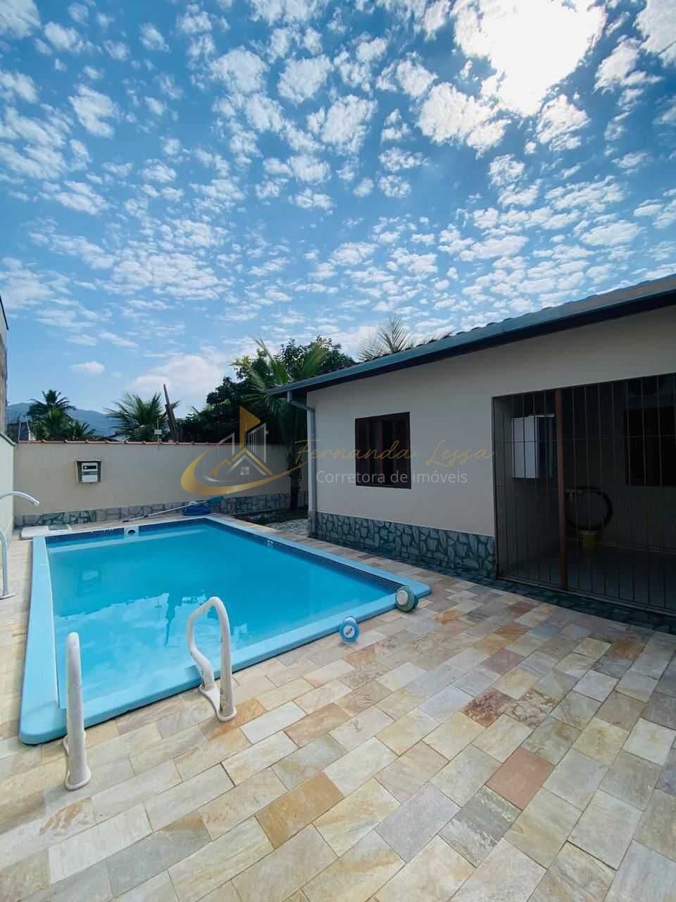 Casa com 3 Quartos suíte , piscina e área gourmet à Venda, 270 m² por R$ 600.000