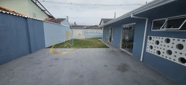Casa com 3 quartos à venda próximo ao Centro - Bairro Caputera- Caraguatatuba-SP