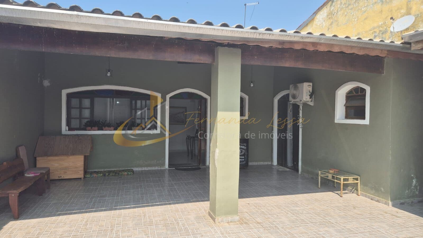Linda casa com 4 dormitórios bairro Morro do Algodão - Caraguatatuba-SP