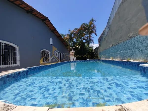 Casa com 3 dormitorios, piscina, 200m da Praia das Palmeiras - Caraguatatuba/SP