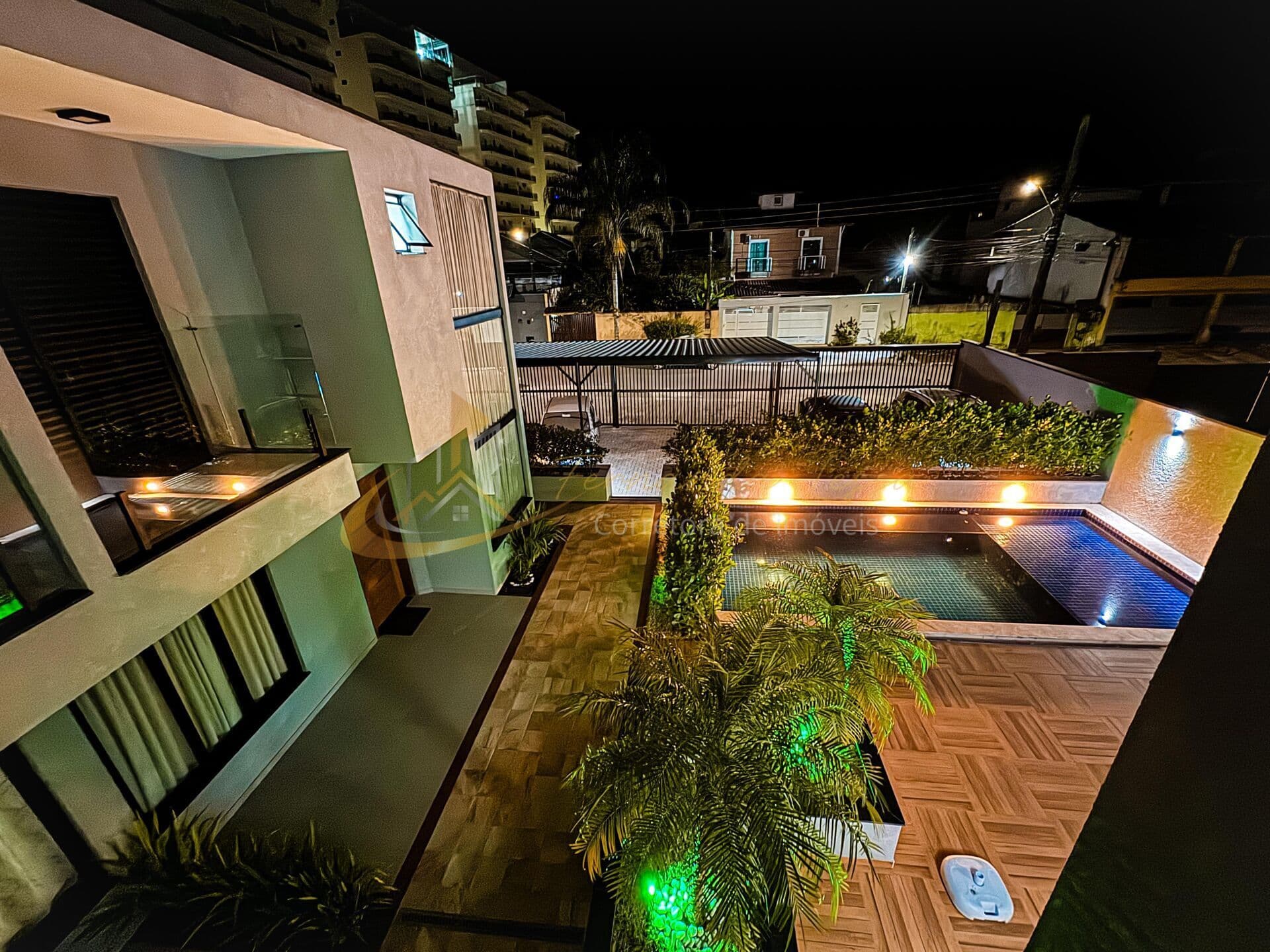 Lindo sobrado com 3 dormitórios , Cidade Jardim, Caraguatatuba, SP