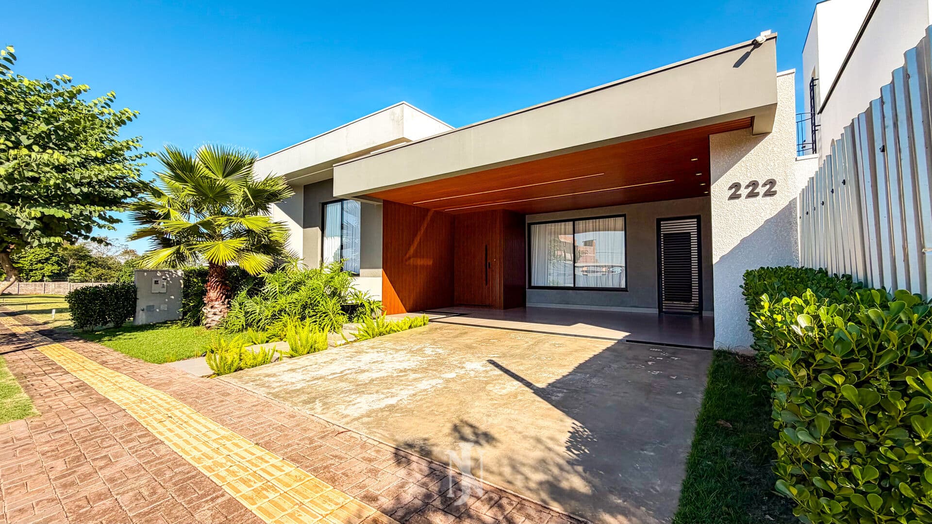 CONDOMÍNIO ÁGUAS CLARAS - CASA TÉRREA SEMI MOBILIADA A VENDA - FOZ DO IGUAÇU